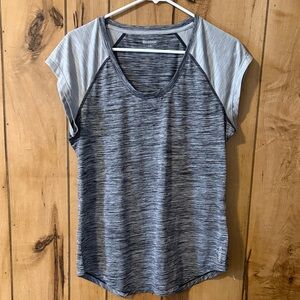 Reebok Women's Heathered Gray Short Sleeve Tee